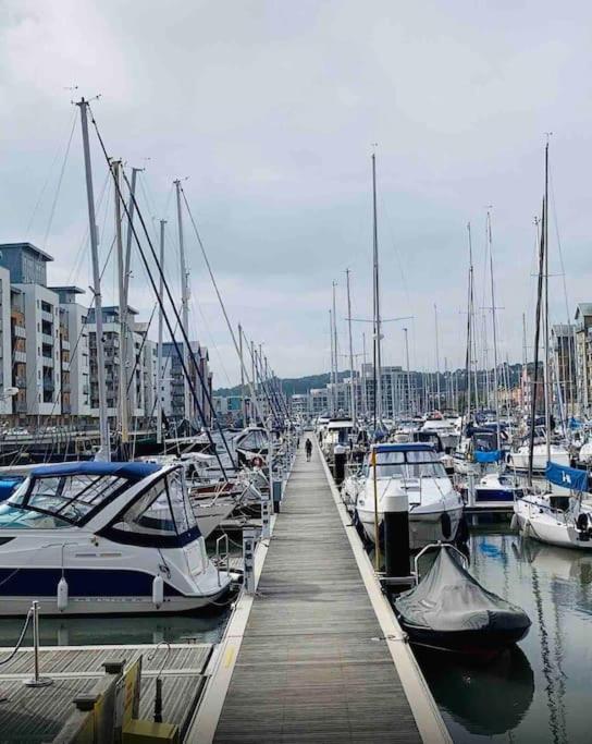Cosy Apartment At The Marina Portishead Eksteriør bilde